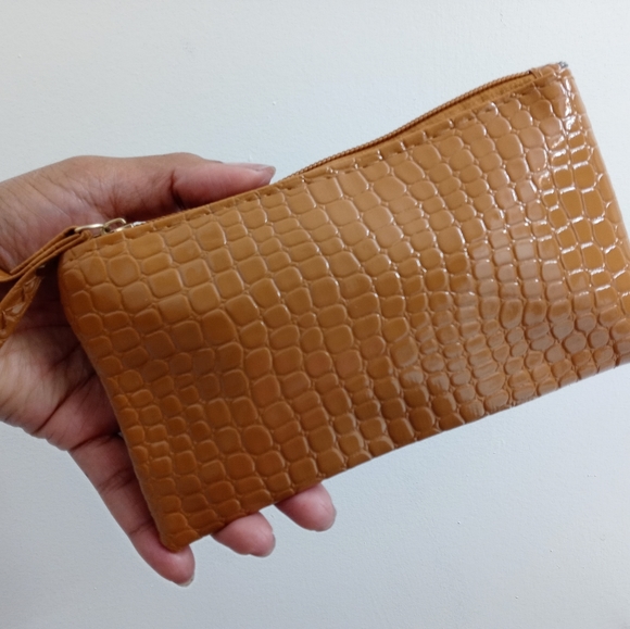 Crocodile Wristlet - Picture 3 of 3